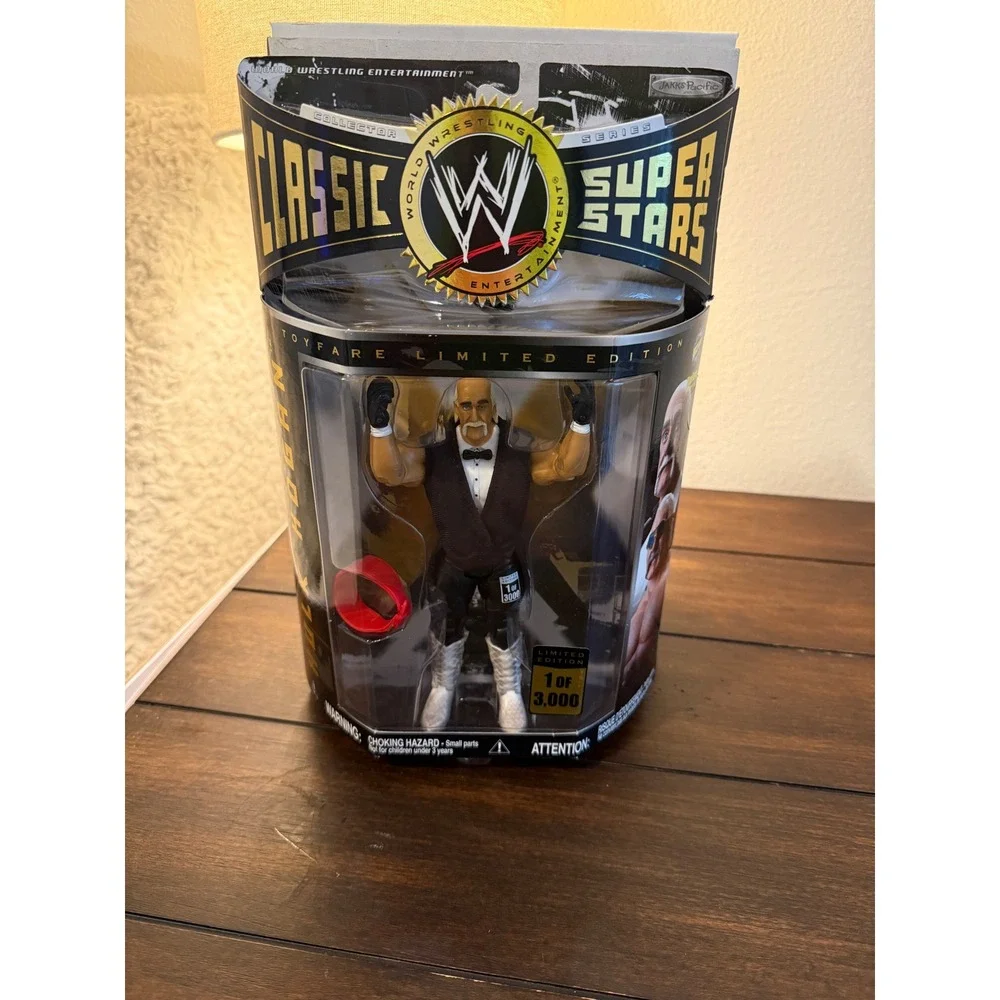 WWE Classic Superstars Hulk Hogan ToyFare Limited Edition 1 of 3000 Jakks